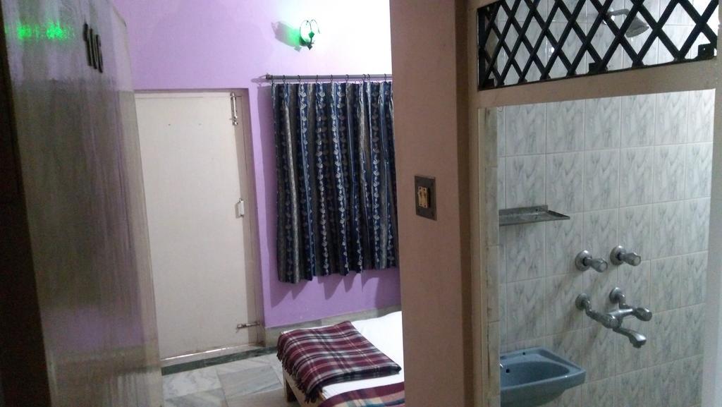 Leela Guest House Waranasi Zewnętrze zdjęcie